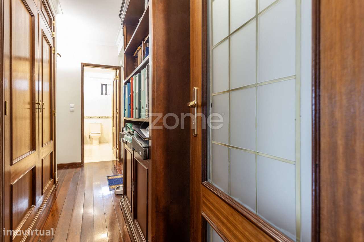 T3 com Lugar Estacionamento privado, perto Metro-10