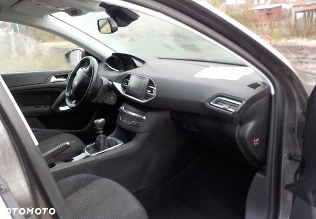 Peugeot 308 1.2 PureTech GPF Allure S&S - 18