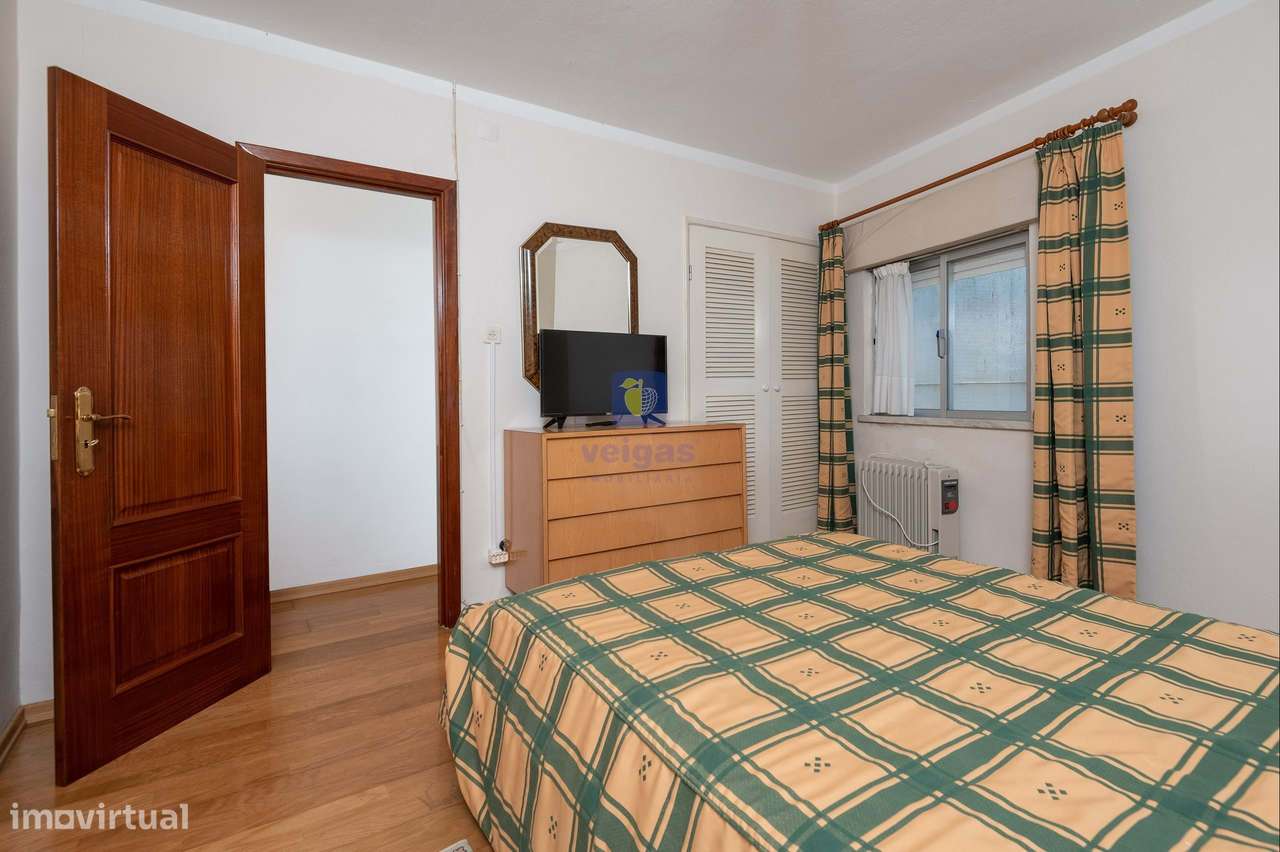 Moradia com Glamour! T4 com Garagem e Terraço no Centro de Vidais-29