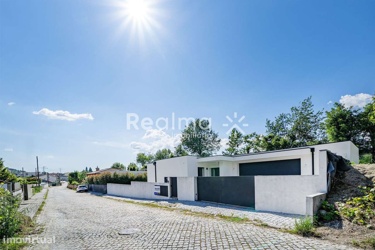 Moradia Térrea T3+Escritório em Este S.Mamede-Braga - Grande imagem: 3/60