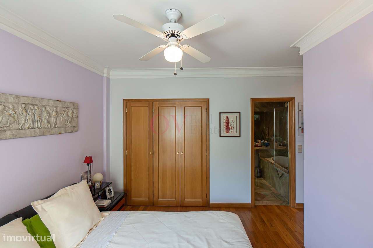 Para venda, apartamento T5 Rua Domingos Sequeira Porto, com varandas,-38