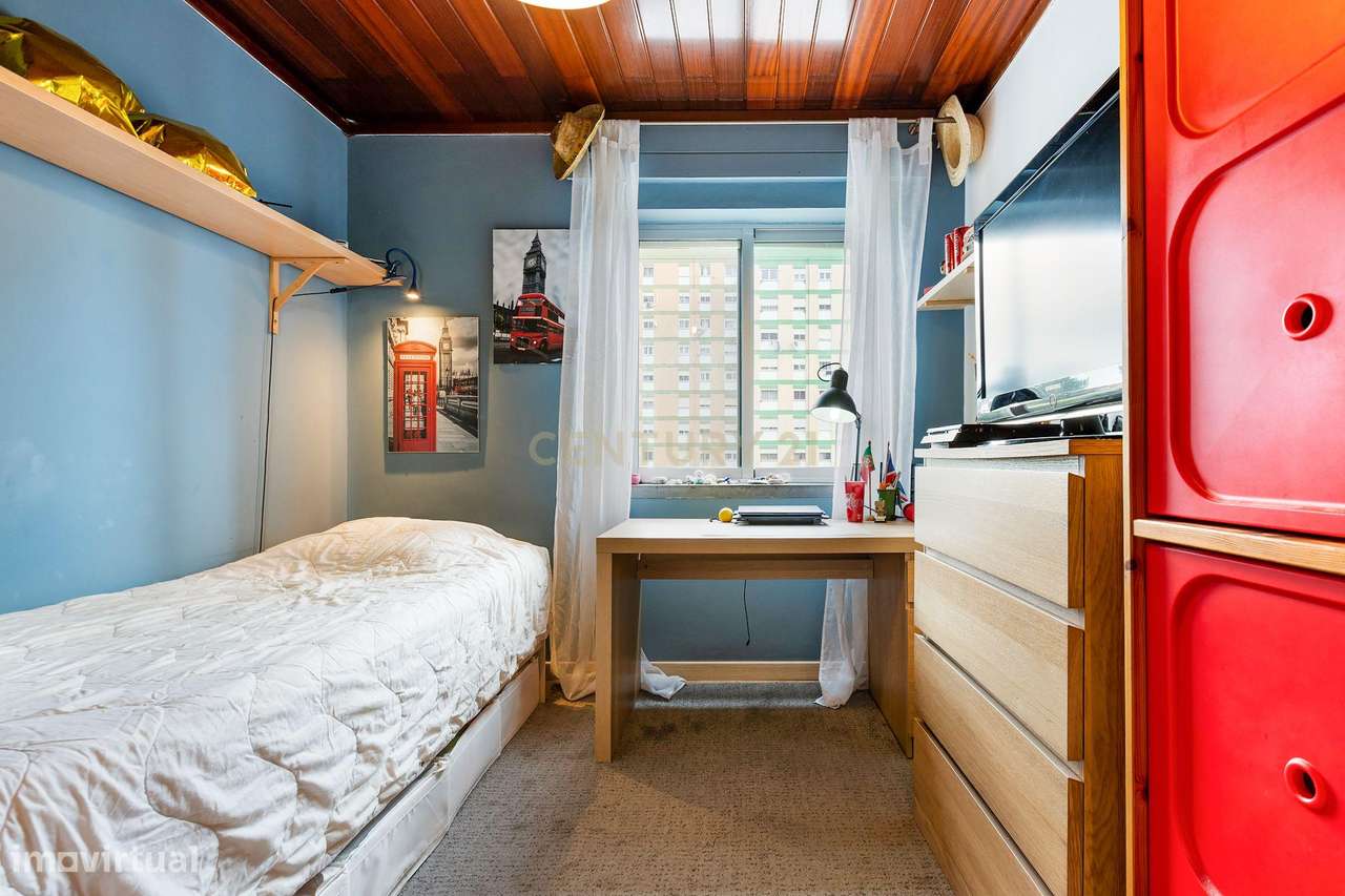 Apartamento T4 Remodelado Corroios-24