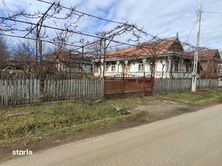 Teren intravilan 1700 mp si casa batraneasca Bunesti, Suceava