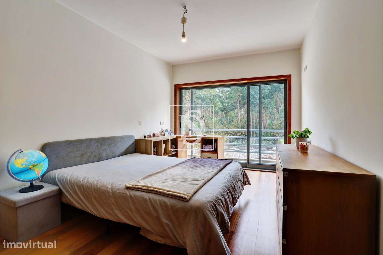 Moradia T3 com espaço exterior e garagem - Nogueira - Maia-22