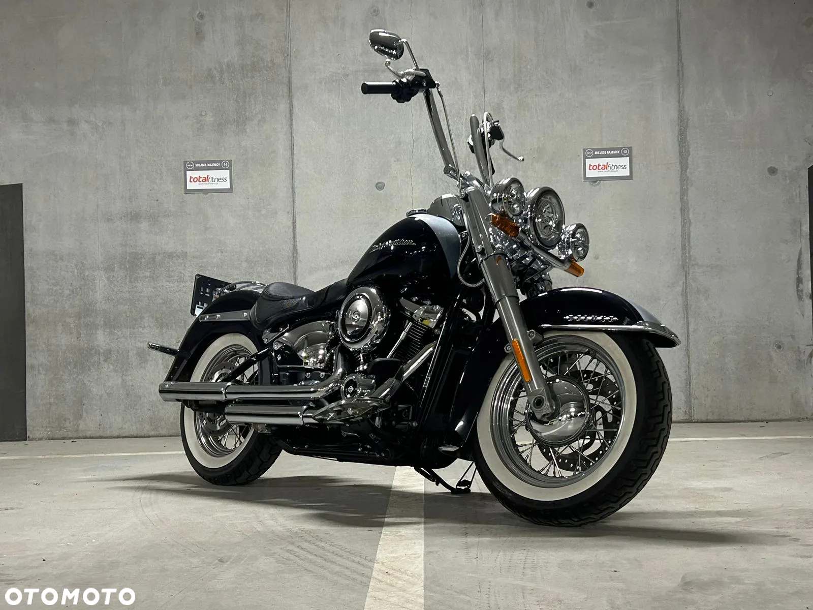 Harley-Davidson Softail Deluxe - 21