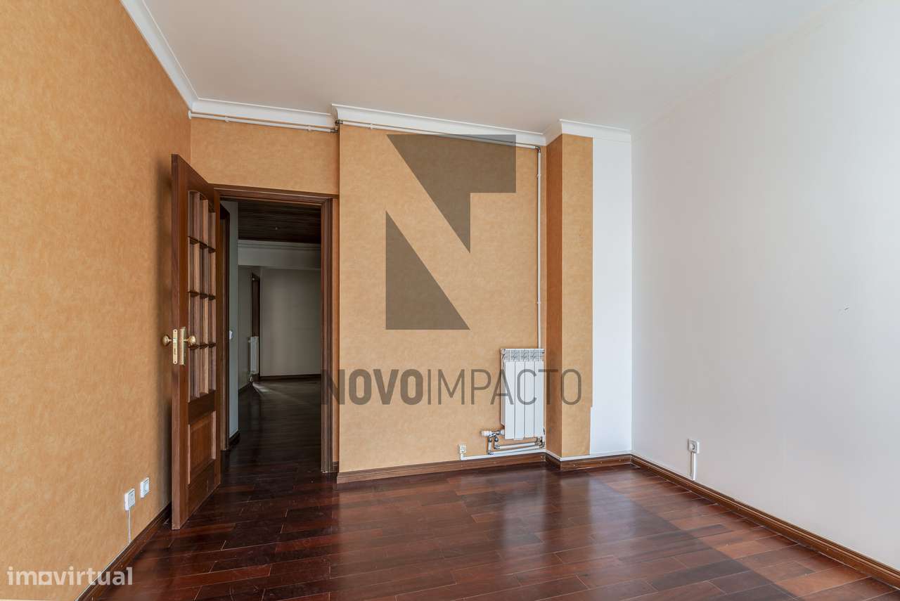 T4 Espaçoso no Centro do Montijo – Excelente Oportunidade-25