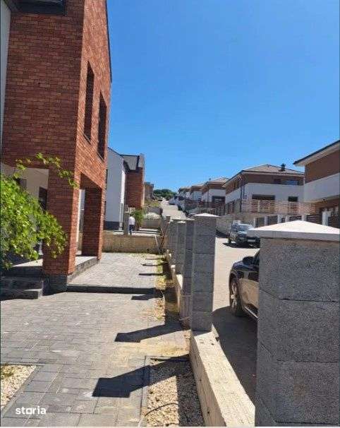 Case individuale cu 4 dormitoare in Dezmir  Zona linistita, 482 mp ter - Imagine principală: 3/11