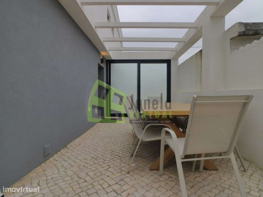 Moradia Geminada T3 com Piscina - Fernão Ferro-15