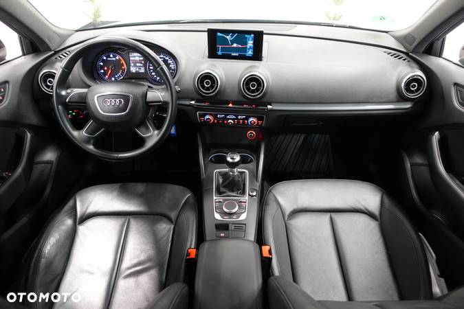 Audi A3 1.8 TFSI Sportback Ambiente - 31