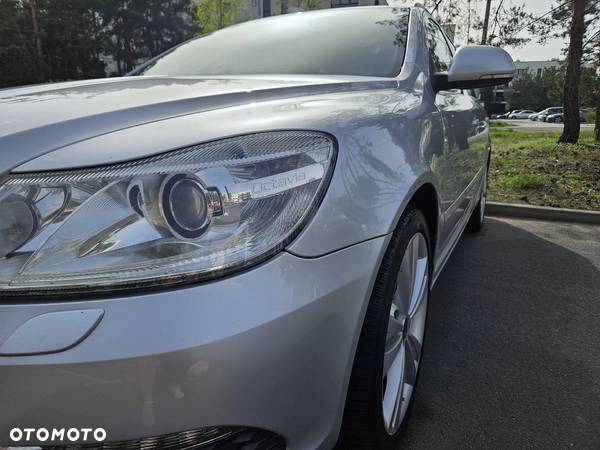 Skoda Octavia Combi 2.0 TDI CR DPF RS - 28