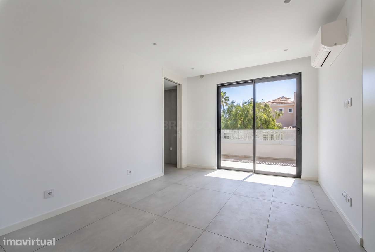 Apartamento T2 de Luxo no The Leaf — a 200 m da Praia do Porto de Mós,-6