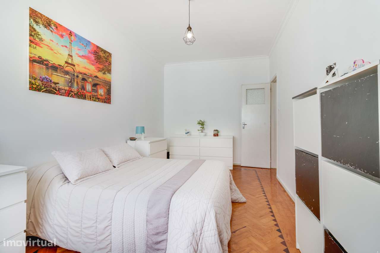 APARTAMENTO T3 | C/ ARRECADAÇÃO | ODIVELAS-15