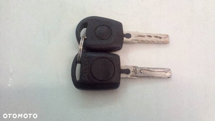 Stacyjka kluczyk Skoda Octavia I 1,6 B 4B0905851C - 2