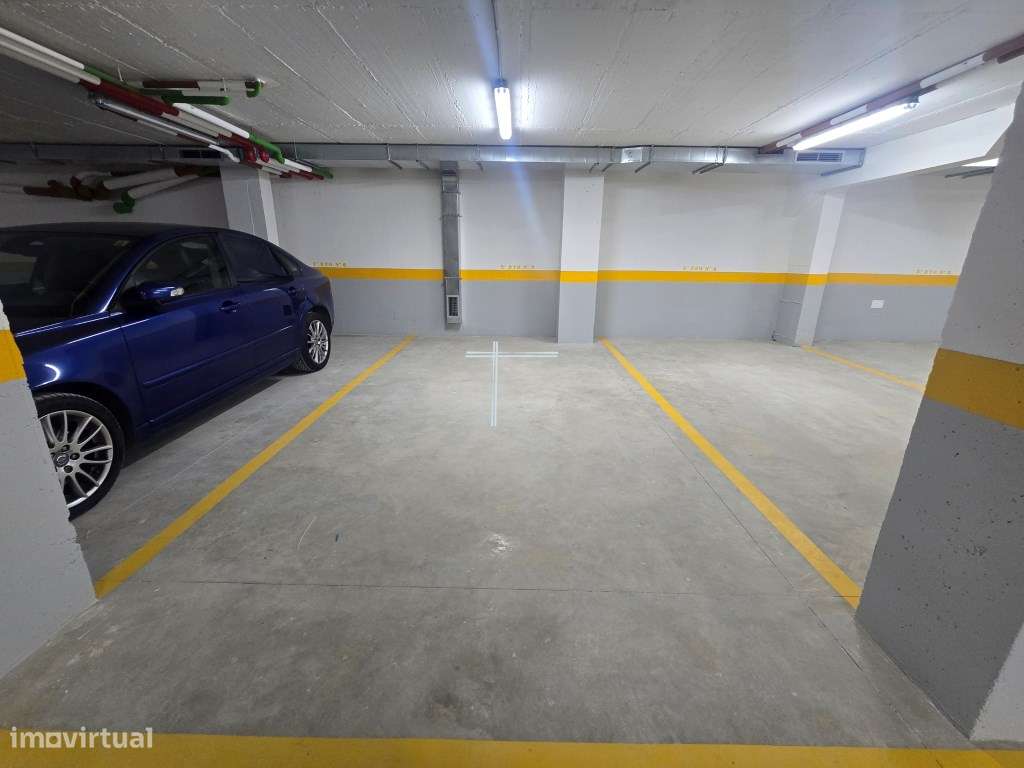 Apartamento T3, com varanda, arrecadação e parqueamento - Quinta do...-29