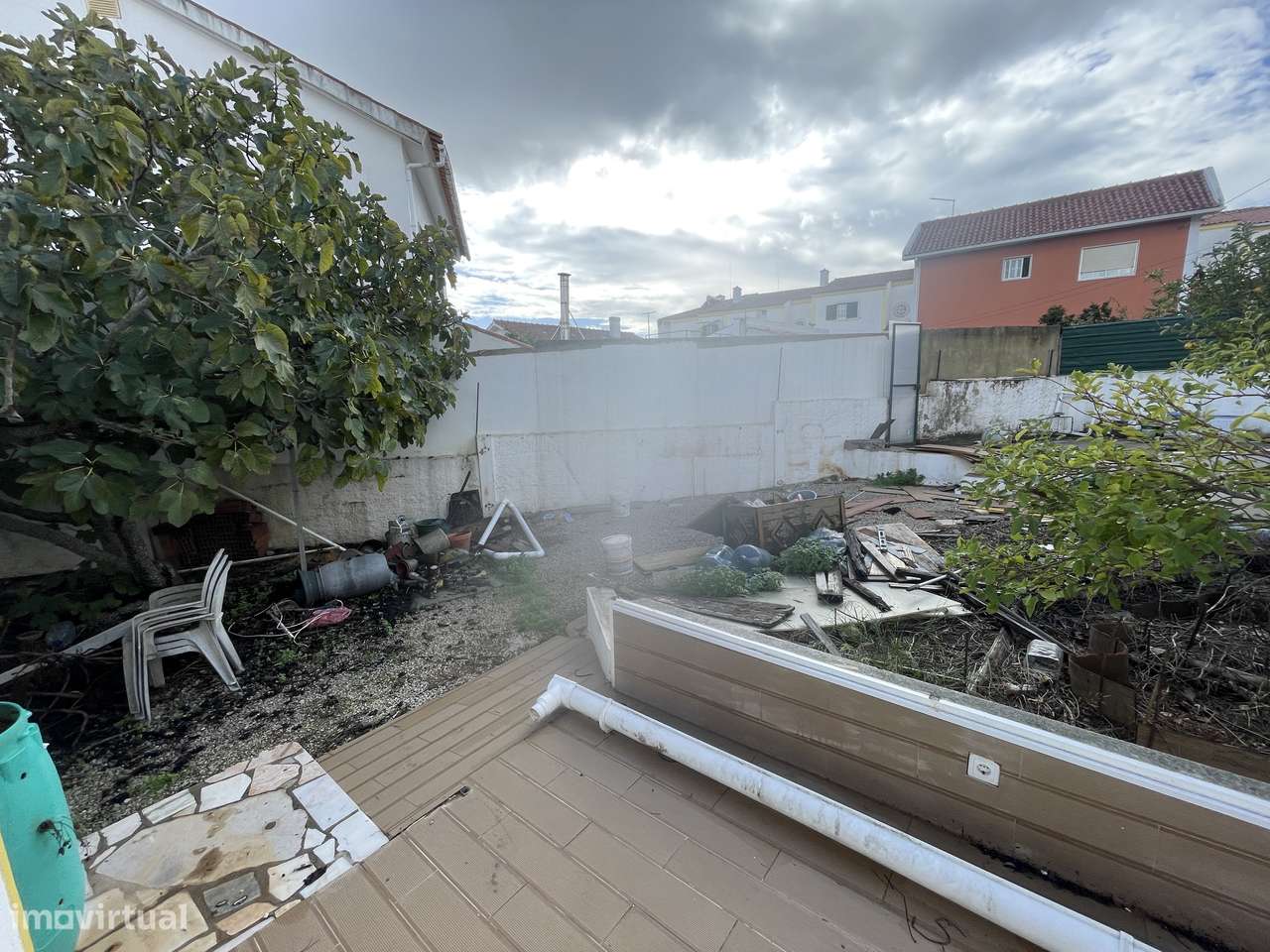 Moradia com 320m² de terreno e potencial incrível por apenas 385.000€-12