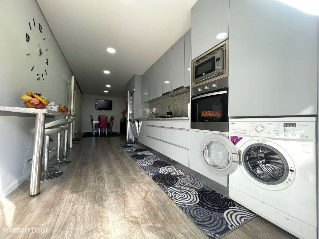 Moradia T6 com terraço e vistas mar a 40 m da praia em Vila do Conde - Grande imagem: 2/37