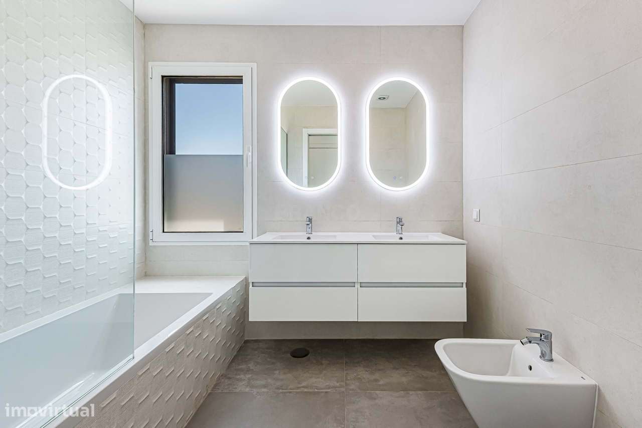 Moradia Contemporânea T3 com Garagem | Mexilhoeira Grande-14