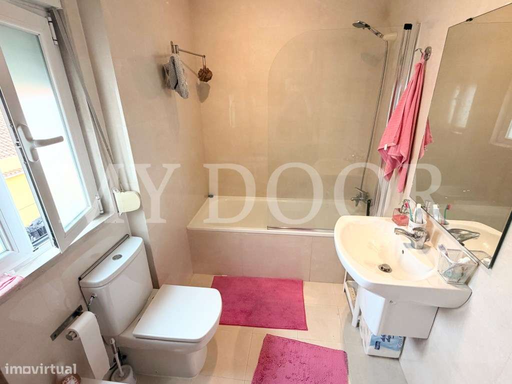 Apartamento T4 Recuperado no Coração de Moscavide-7