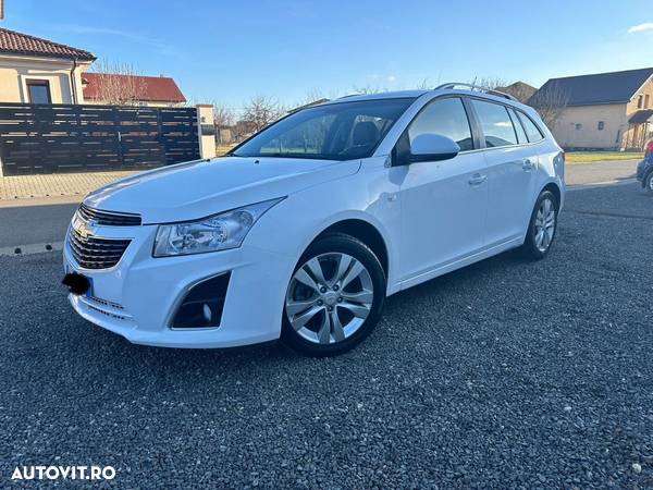 Chevrolet Cruze 1.7 DOHC LTZ + - 4