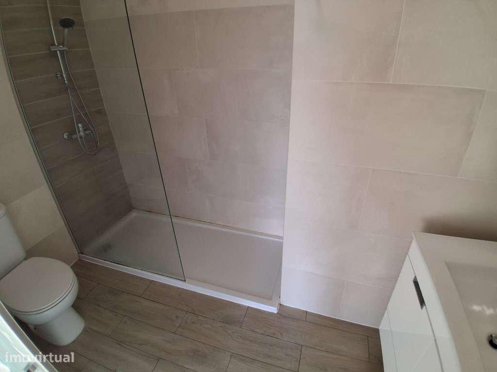 Andar Moradia T3 Renovado com Garagem - S. Cosme, Gondomar-36