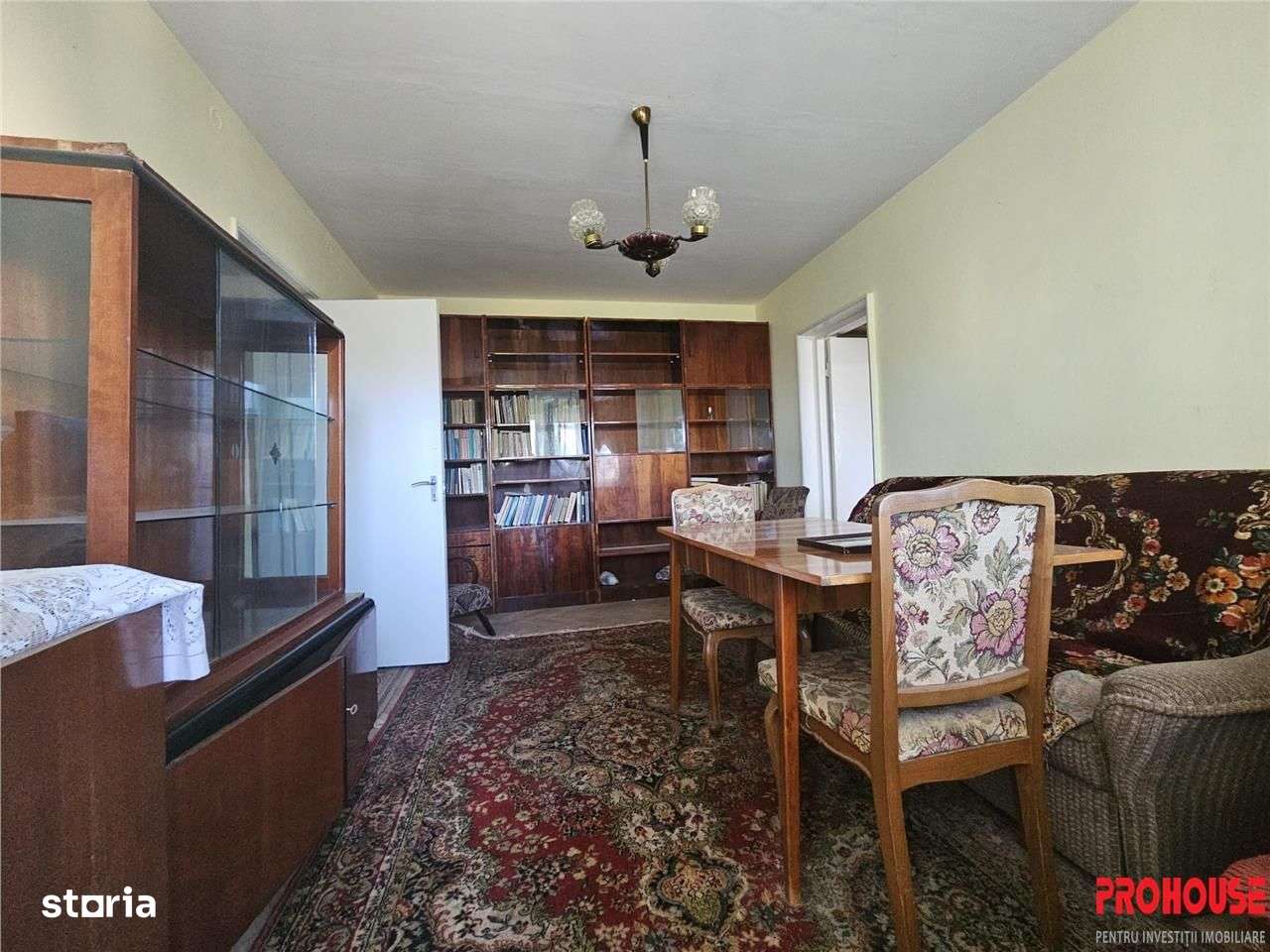 Buhusi - 3 camere  - etaj 3-2