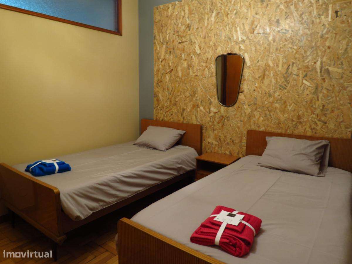 Apartamento com 2 quartos - localizado em Paranhos Porto - Grande imagem: 3/17