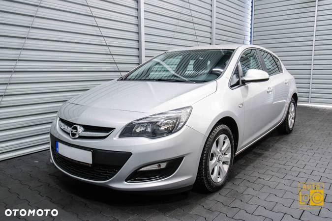 Opel Astra IV 1.4 T Enjoy - 2