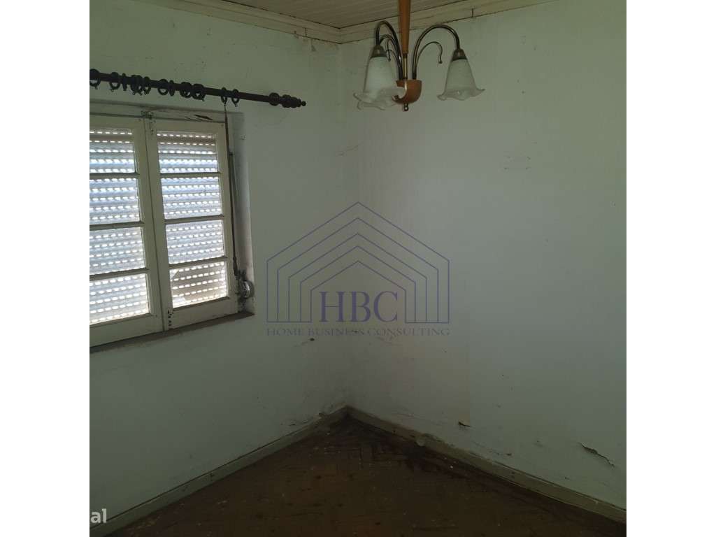 Moradia T2 para Remodelação com Vista Serra | Bombarral - Grande imagem: 4/10