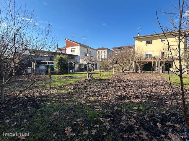 Vende-se Moradia de 3 pisos em Chaves-20