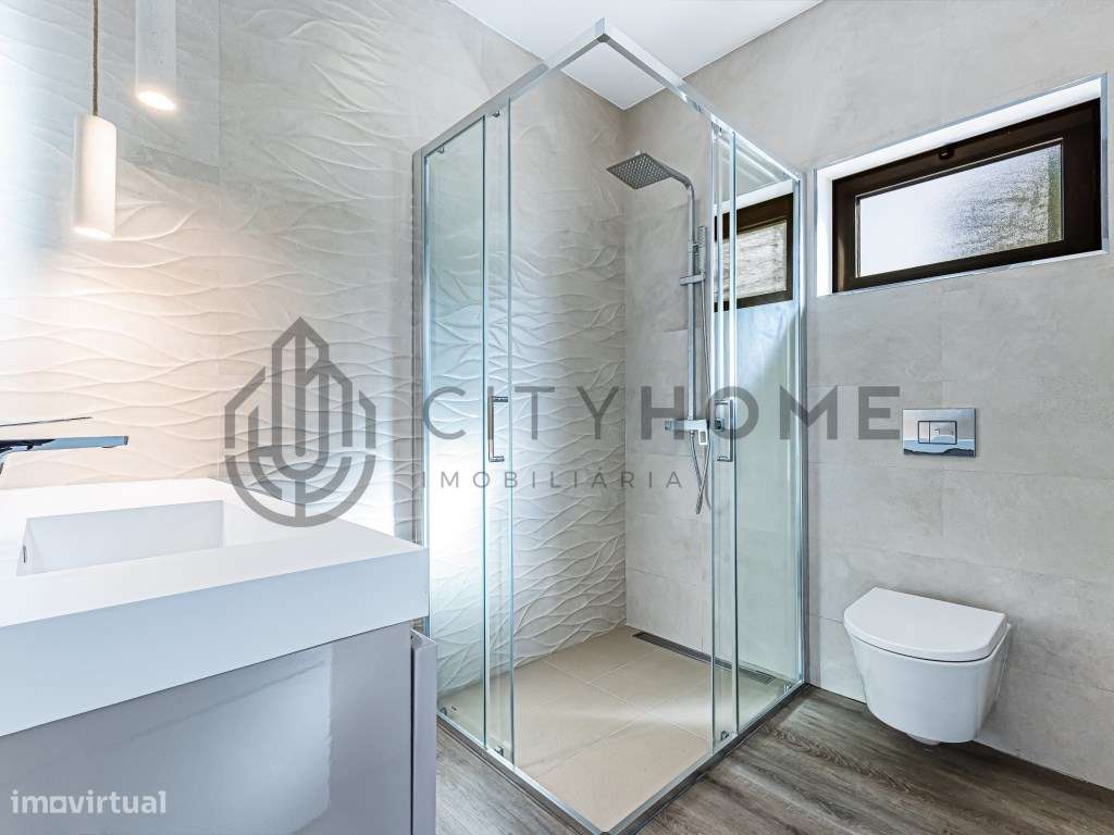 Moradia T5+2 com garagem e piscina a 4,3km da praia de Vale do Lobo - Grande imagem: 5/58