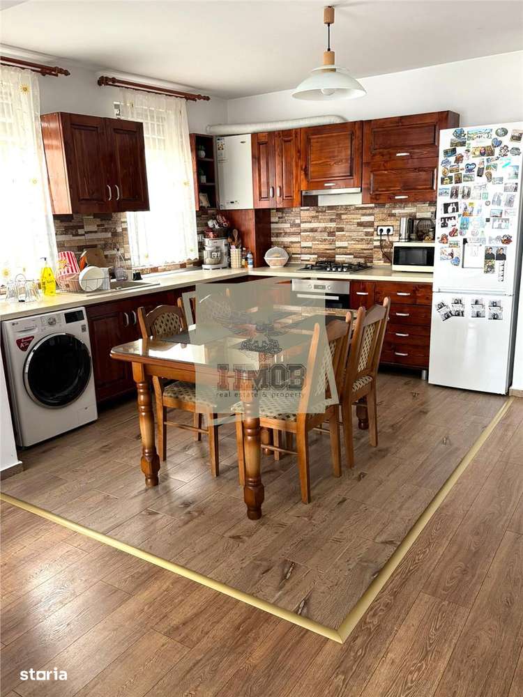 Casa mobilata 4 camere 2 bai si curte in Arhitectilor-9