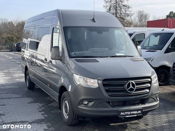 Mercedes-Benz Sprinter - 2