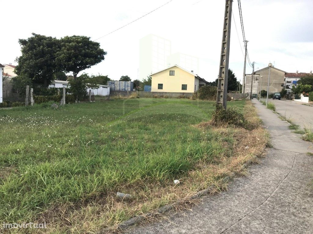 Terreno Urbano para construção em Valença