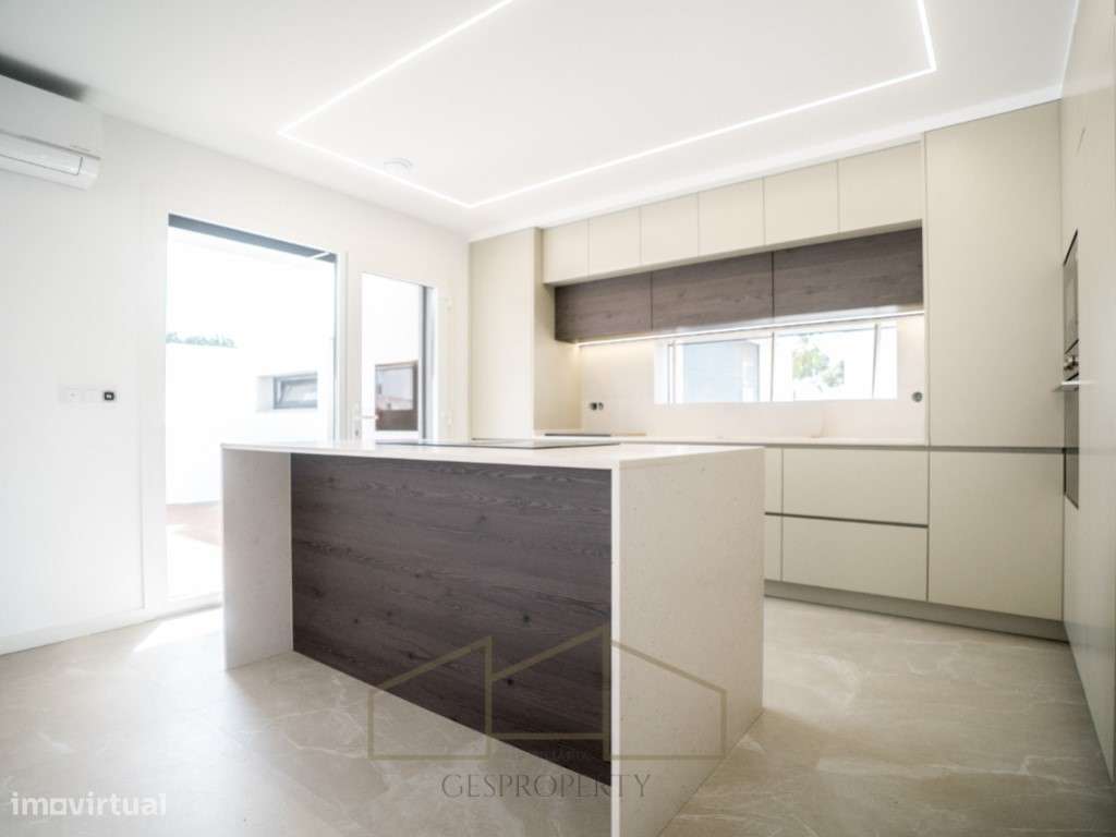 Moradia Isolada T4 com Piscina na Aroeira - Grande imagem: 5/60