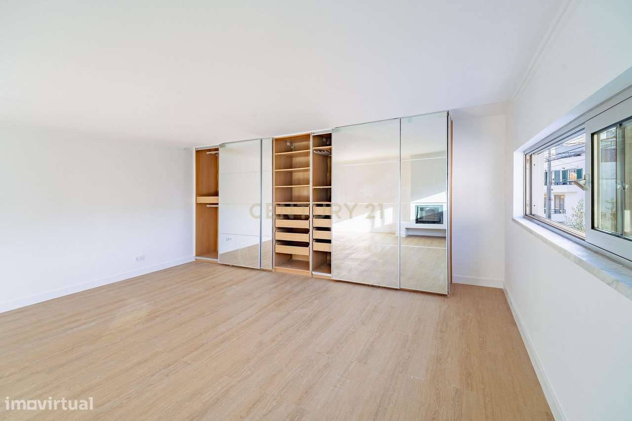 Moradia T6 com Piscina - Charneca de Caparica-45