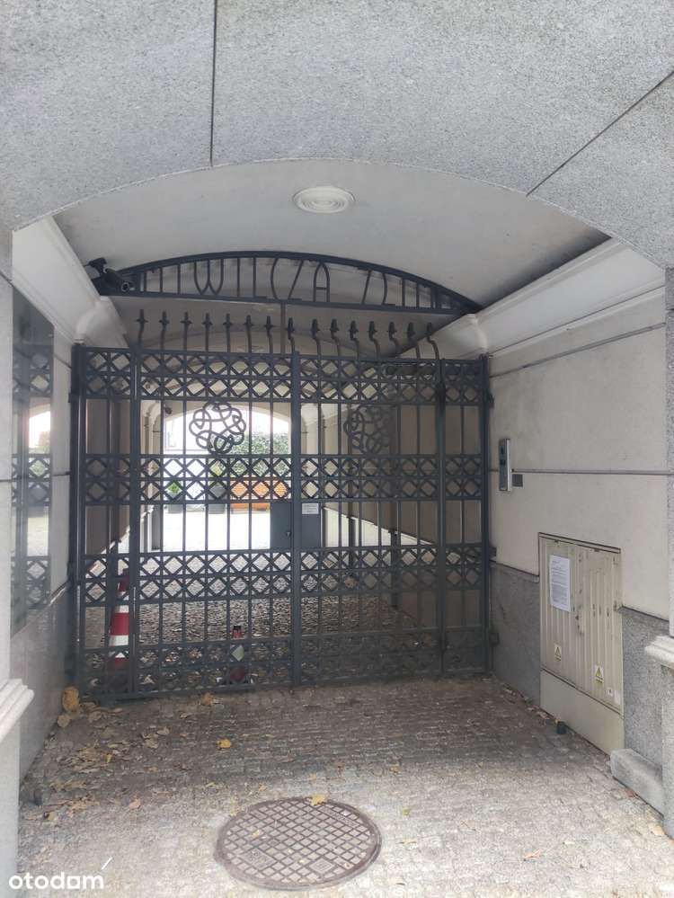 Prestiżowa Lokalizacja Centrum-Nowoczesny Lokal w Zabytkowej Kamienicy - Pełny obrazek: 4/13