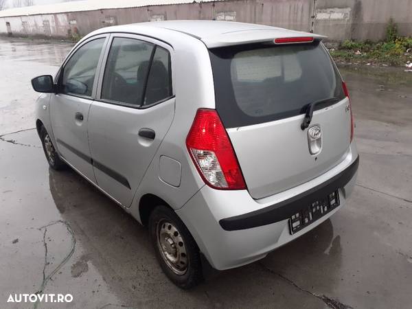 Dezmembrez HYUNDAI i10 1.1 benzina - 6