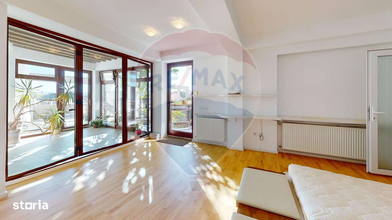 Apartament  la vila, cu 5 camere de vânzare în zona Turnisor-7