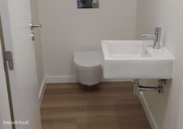 Apartamento para venda, à Paiva Couceiro-8