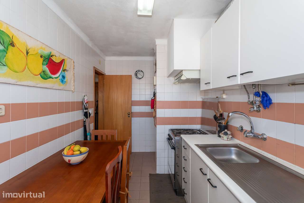 T3 em bom estado de conservação no Algueirão-8