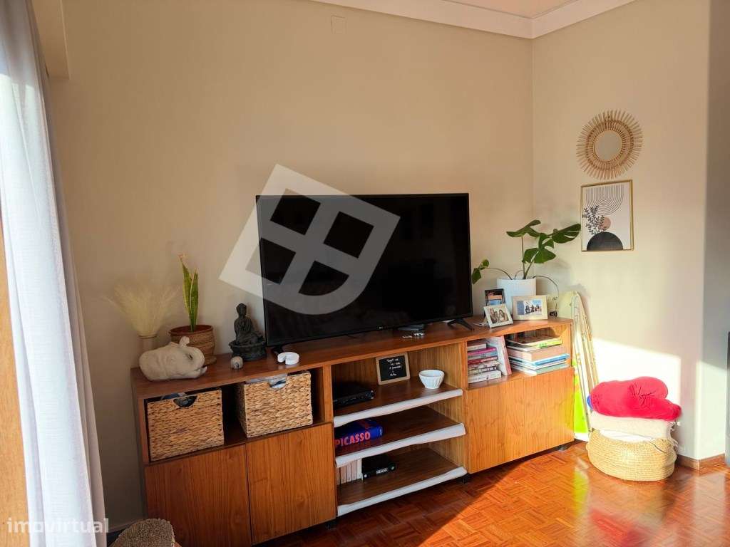 Apartamento T4 c/ Varanda - Av. Lourenço Peixinho-6