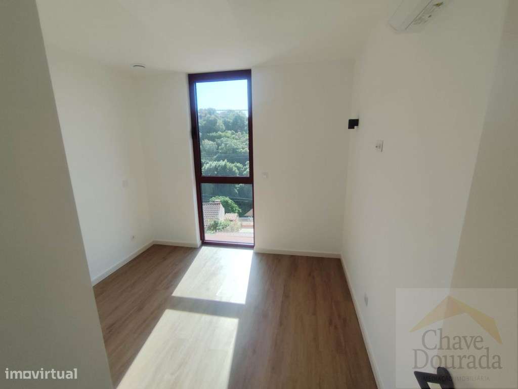 Apartamento T2 com 100m2 novo no Areeiro-15