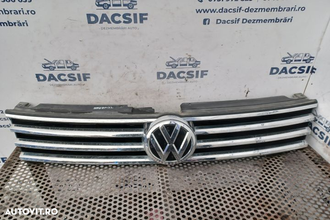 Grila radiator Volkswagen VW Touareg generatia 1 7L  [din 2002 pana  2007] seria Crossover 2.5 TDI - 1