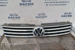 Grila radiator Volkswagen VW Touareg generatia 1 7L  [din 2002 pana  2007] seria Crossover 2.5 TDI - 1