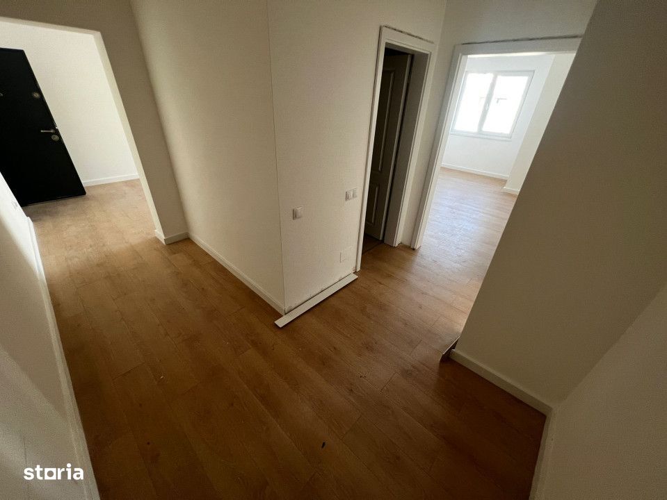 Apartament de 3 camere, finisat, 62,75 mp, semidecomandat, zona Vivo.