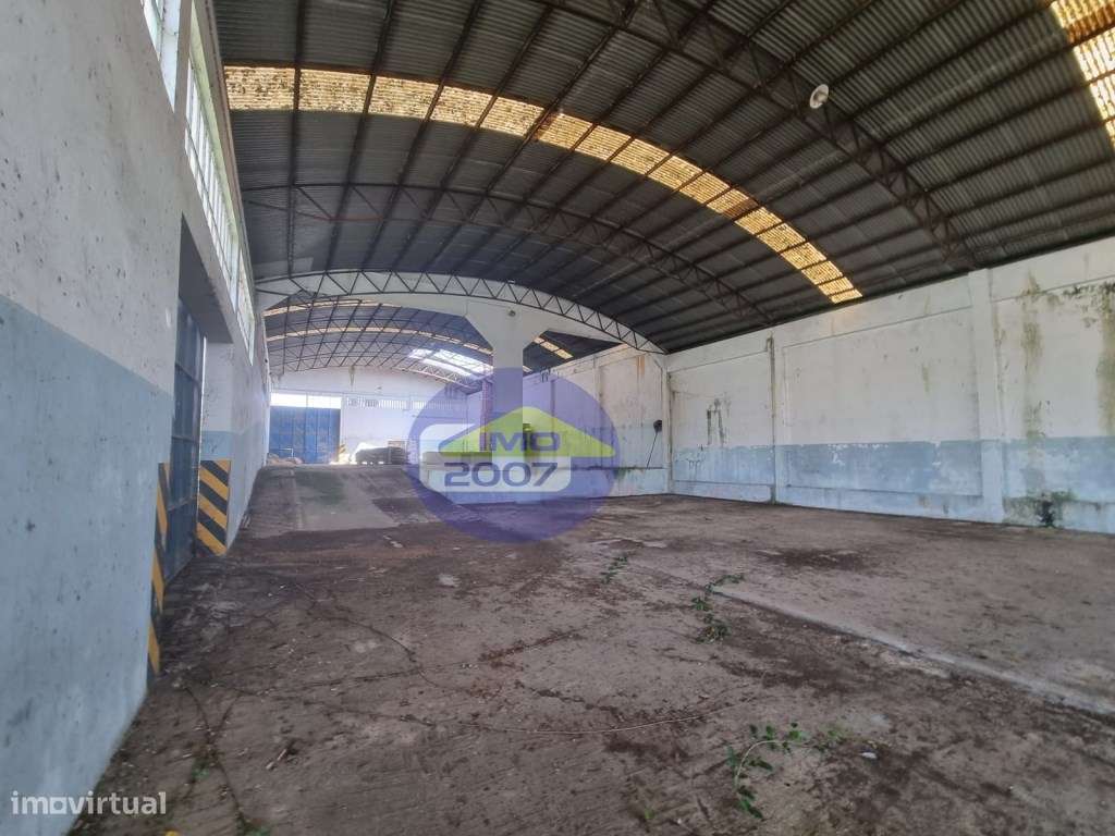 Armazém em Santa Maria de Lamas - Grande imagem: 3/20