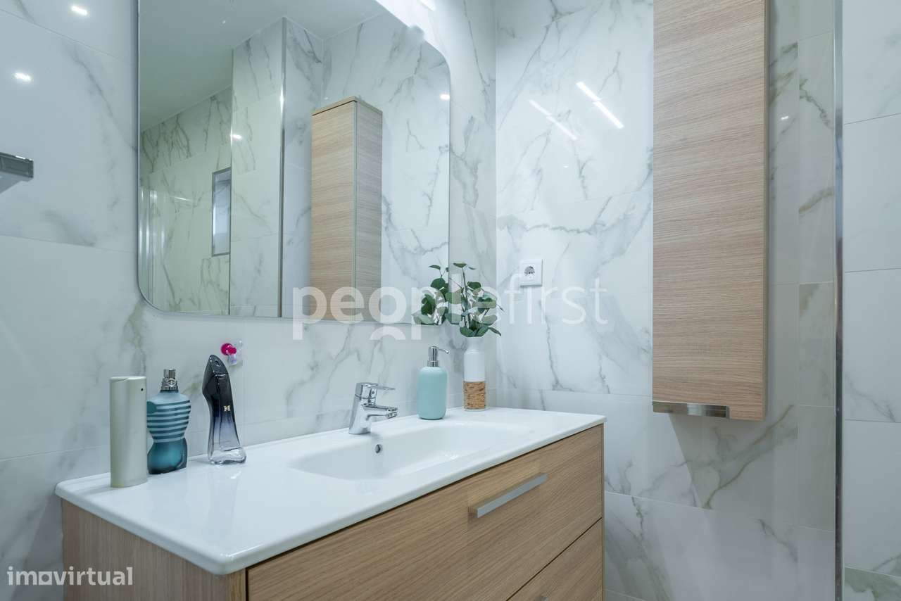 Moradia com garagem no centro da Senhora da Hora-27