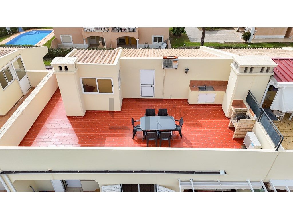 Apartamento T2 +1 com Terraço em Condomínio com Piscina p...