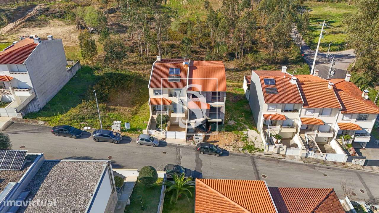 Moradia T3 por terminar | Elevado potencial de investimento-32