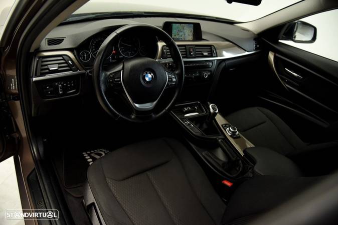 BMW 320 d Touring EfficientDynamics - 10